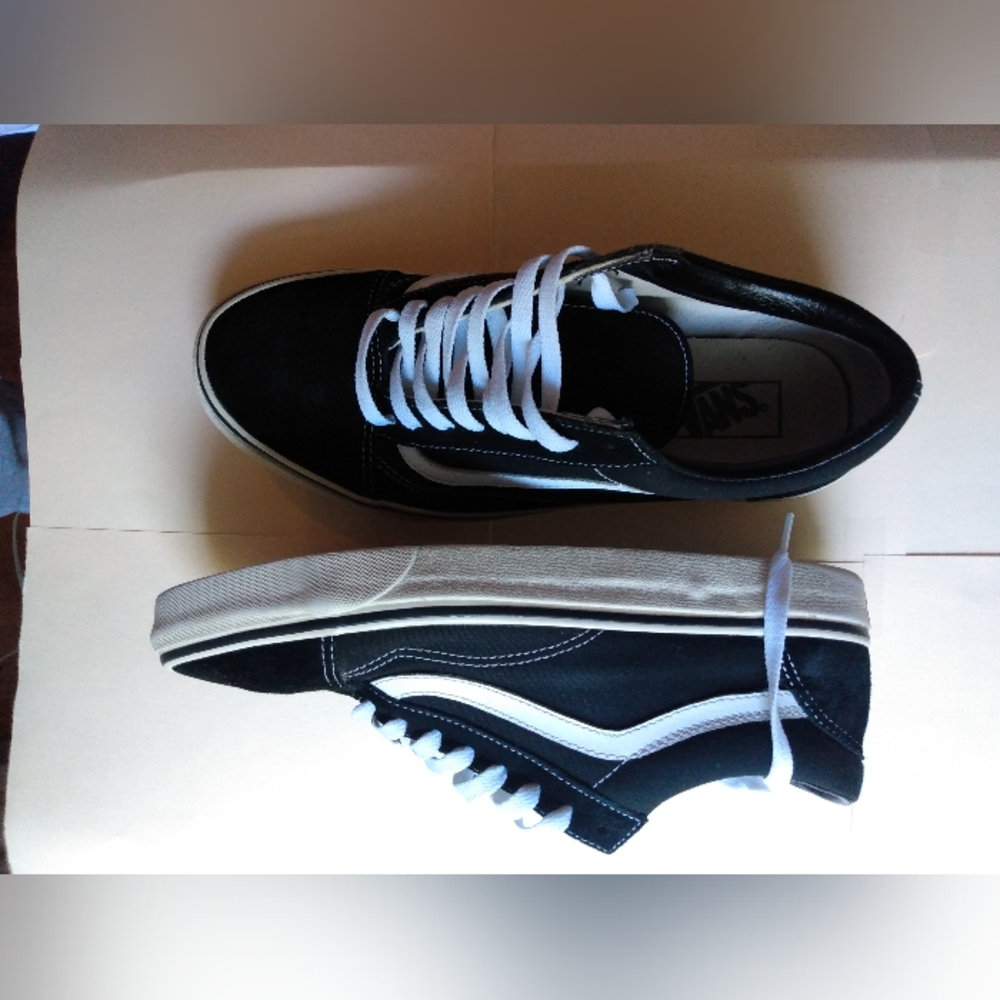 Vans Tennis shoes classics